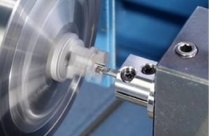 高溫硬度和耐磨性是刀具材料特性